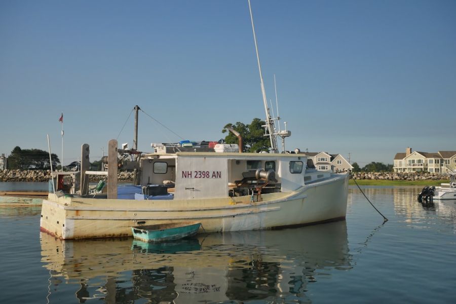 featured 1757894520.387312 dc9a8144 Smooth Sailing: Your Guide to Boca Raton Luxury Charter Boat Safety and Trip Preparation